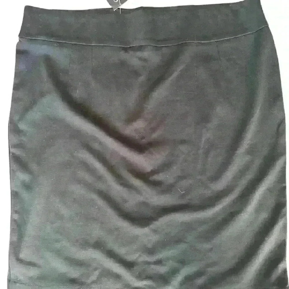 Black Skirt - Picture 3 of 5